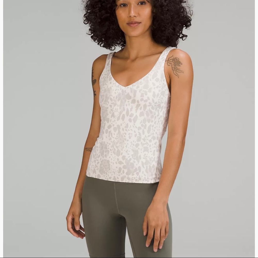 Brand new - Lululemon size 8 - Align waist-length tank